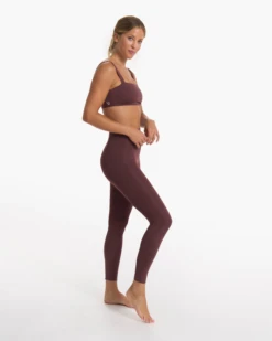 Evolve Square Neck Bra | Fig 11 Evolve Square Neck Bra | Fig -Chic Warp Sales ECOM Lifestyle V1 Uplift 02 ad886169 bd14 4407 9d72 cffdf6a3622e