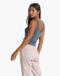 Sunrise Crop Tank | Stone -Chic Warp Sales VW1013STN SP23 W ECOMM TOPS FULL 01913 1x1 9ede8a25 d4cc 4dc9 9650 6a06afdeab57