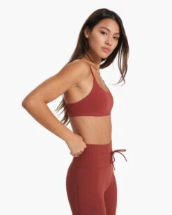 Tempo Bra | Currant -Chic Warp Sales VW1029CUR FA22 M ECOMM FULL 1441 1x1 9697f754 fd61 455b 8538 4de57ce95ff2