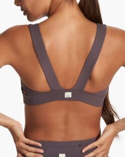 Stride Bra | Plum -Chic Warp Sales VW1036PLU FA23 M ECOMM sportsbras DETAIL 3