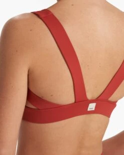 Stride Bra | Poppy -Chic Warp Sales VW1036POP SP23 W ECOMM SPORTSBRAS DETAIL 1222 1x1 f807e6eb 476e 44c4 88f1 fd9e77adb0ab