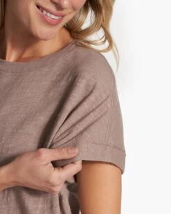 Sunset Easy Tee | Graphite -Chic Warp Sales VW1065GPH FA23 M ECOMM TOPS DETAIL 1