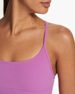 Vuori AllTheFeels™ Bra | Claret -Chic Warp Sales VW1099CLR FA23 M ECOMM sportsbras DETAIL 1