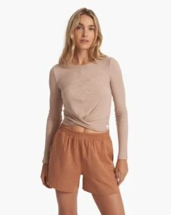 Long Sleeve Cove Twist Tee | Coconut