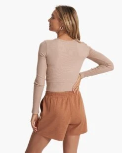 Long Sleeve Cove Twist Tee | Coconut -Chic Warp Sales VW1114COC SP23 W ECOMM TOPS 1490 1x1 f6f6bb99 b659 43e5 8176 1b6a077078f1