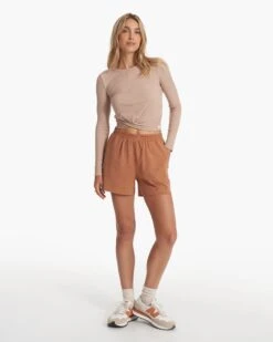 Long Sleeve Cove Twist Tee | Coconut -Chic Warp Sales VW1114COC SP23 W ECOMM TOPS FULL 1382 1x1 f7c363ab baee 4728 9e2e b24fde0cec25