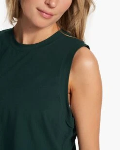 Feather Crop Tank | Grass -Chic Warp Sales VW1119GRS FA23 M ECOMM TOPS DETAIL 2