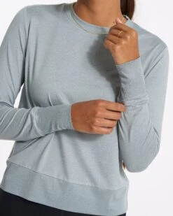 Daydream Crew | Stormy Heather 10 Daydream Crew | Stormy Heather -Chic Warp Sales VW133HSR SP23 W ECOMM TOPS DETAIL 03353 1x1 fe069f6d b768 478c ab3e da7a9be57772