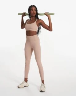 Mindset Bra | Coconut -Chic Warp Sales VW186COC SP23 W ECOMM SPORTSBRAS 0485 FULL 1X1 d66db6eb a333 4be3 baed 7035cbaafb5d