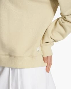 Sedona Crew | Seed -Chic Warp Sales VW278SED FA23 M ECOMM fleece DETAIL 2