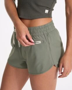 Clementine Short 2.0 | Pistachio -Chic Warp Sales VW3000PSO SP23 W ECOMM SHORTS DETAIL 01455 1x1 39c0535d 0959 468a a4bf 6d0446f9ca95