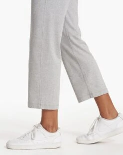 Halo Straight Leg | Pale Grey Heather -Chic Warp Sales VW4017PHG SP23 W ECOMM PANTS DETAIL 0286 4x5 008f574d a9f1 4e19 8075 1adca1347e57