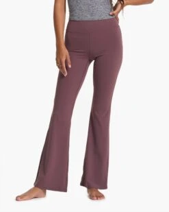 Studio Flare | Chestnut -Chic Warp Sales VW4043CHN FA22 W ECOMM BOTTOM 6745 1x1 740ac5d9 c8ea 4e49 a5c4 60f1015938ac