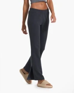 Sedona Wideleg Sweatpant | Charcoal -Chic Warp Sales VW4044CCL FA22 W ECOMM BOTTOM 7110 1x1 ed669b29 bd70 4085 80bc 5f6d8079cc84