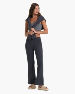 Sedona Wideleg Sweatpant | Charcoal -Chic Warp Sales VW4044CCL FA22 W ECOMM FULL 7048 1x1 071c74f0 f33e 410a 8821 8f7f91c053d0