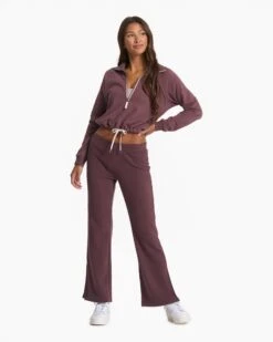 Sedona Wideleg Sweatpant | Chestnut -Chic Warp Sales VW4044CHN FA22 W ECOMM FULL 6961 1x1 133073b4 629f 4aa5 8ac1 e0480faef911