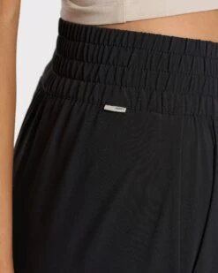 Villa Wideleg | Black 10 Villa Wideleg | Black -Chic Warp Sales VW4047BLK FA23 W ECOMM PANTS DETAIL 8 4x5 e849bab4 6d51 4c62 9878 91bc58dc5ceb