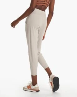 Lux At Ease Pant | Suede Heather 11 Lux At Ease Pant | Suede Heather -Chic Warp Sales VW427HUE SP23 W ECOMM PANTS 2506 BOTTOM 1x1 d5bf32f9 a35c 4632 9248 2a1ceeed86f6