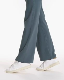 Daily Wideleg | Stone -Chic Warp Sales VW489STN SP23 W ECOMM PANTS FULL 3269 1X1 7dfe439b 8909 43d2 a1ae 8d3e111f80df